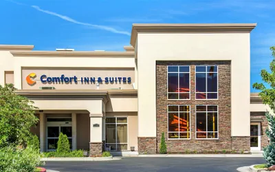 Comfort Inn & Suites Logan Near University