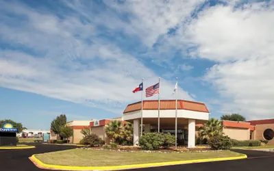 Days Inn by Wyndham Sherman