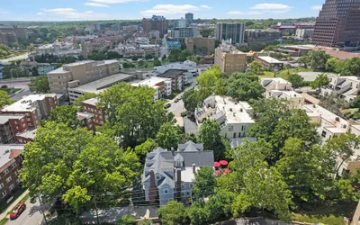 Southmoreland on the Plaza an Urban Inn