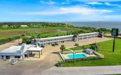 Quality Inn & Suites Port Lavaca near Lighthouse Beach