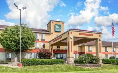 Quality Inn & Suites Lawrenceburg