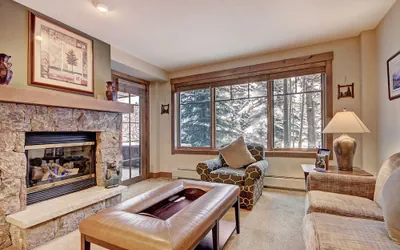 Ski-in 1br  Steps To Gondola + Main St, Sleeps 4 1 Bedroom Condo by RedAwning