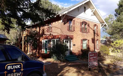 Bunk+Brew Historic Lucas House - Hostel