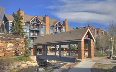 Inviting Winter Hideaway - Walk To Apres-ski Fun Sleeps 4 1 Bedroom Condo by RedAwning