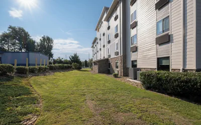 La Quinta Inn & Suites by Wyndham Greenville Woodruff Rd.