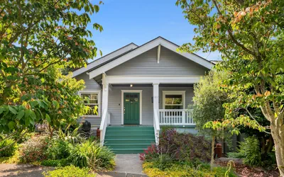 Seattle Vacation Home: The Campus