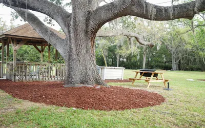 Mar Bay Motel &Suites