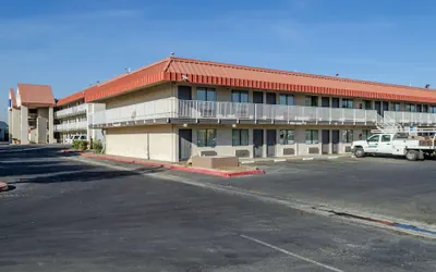 Studio 6 Fresno, CA - Extended Stay