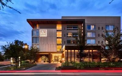 AC Hotel by Marriott Phoenix Biltmore