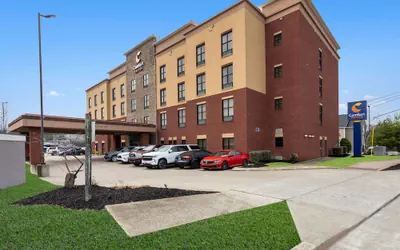 Comfort Suites Nashville near Percy Priest Lake