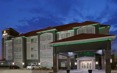 La Quinta Inn & Suites by Wyndham Fort Worth Arlington West