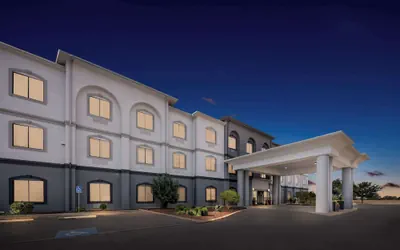 Best Western Palace Inn & Suites