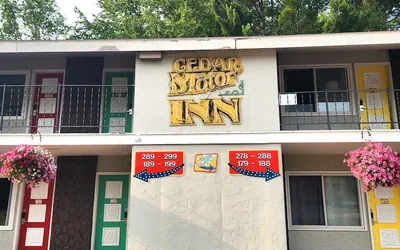 Cedar Motor Inn