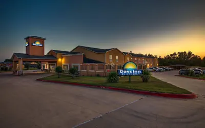 Days Inn by Wyndham Rockdale Texas