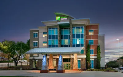 Holiday Inn Express & Suites North Dallas at Preston by IHG