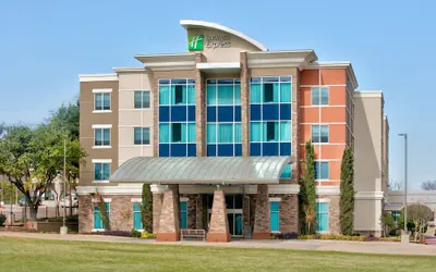 Holiday Inn Express & Suites North Dallas at Preston by IHG
