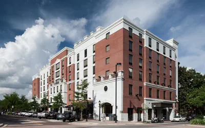 Hampton Inn & Suites Gainesville-Downtown
