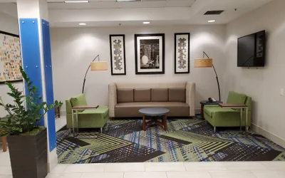 Holiday Inn Express & Suites Seattle North - Lynnwood by IHG