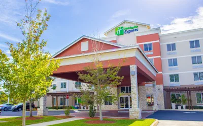 Holiday Inn Express & Suites Palm Bay by IHG