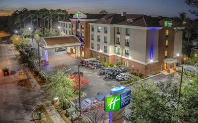 Holiday Inn Express & Suites Gulf Shores by IHG