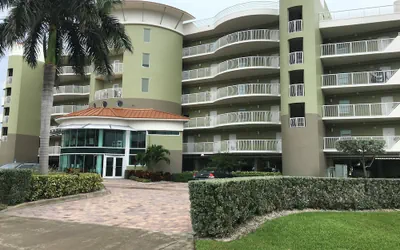 Crystal Palms Beach Resort