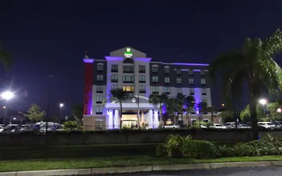 Holiday Inn Express & Suites, International Drive by IHG