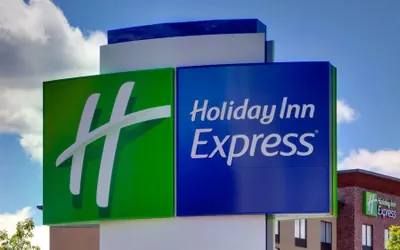 Holiday Inn Express & Suites Medford by IHG