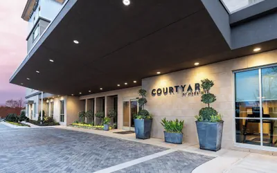 Courtyard by Marriott Atlanta Alpharetta/Avalon Area
