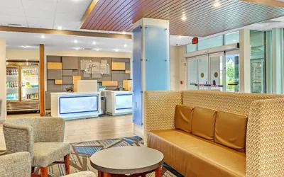 Holiday Inn Express & Suites Mobile - University Area by IHG