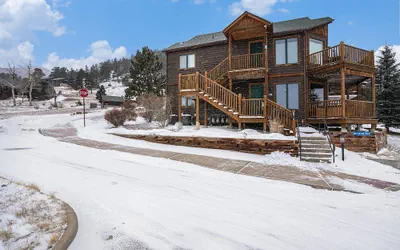 Nakai Peak 41b 2 Bedroom Condo by RedAwning