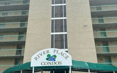 409 1bd 1 Bedroom Condo by RedAwning