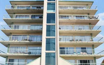 City View 411 3BD Condo with Fireplace by RedAwning