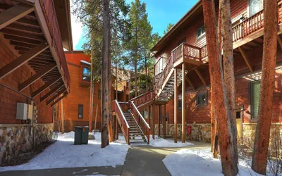 Lances West 13 1 Bedroom Condo by RedAwning