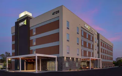 Home2 Suites by Hilton Phoenix Airport South
