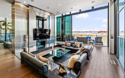 3 bedroom wng with hot tub!