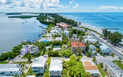 AMI Lighthouse Cottage-One Minute Walk To The Beach-Keyless Locks