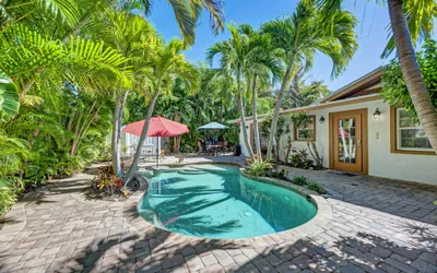 Anna Maria Island Edgewater Bungalow