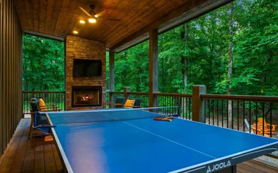 4 bedroom getaway in the heart of Hochatown!