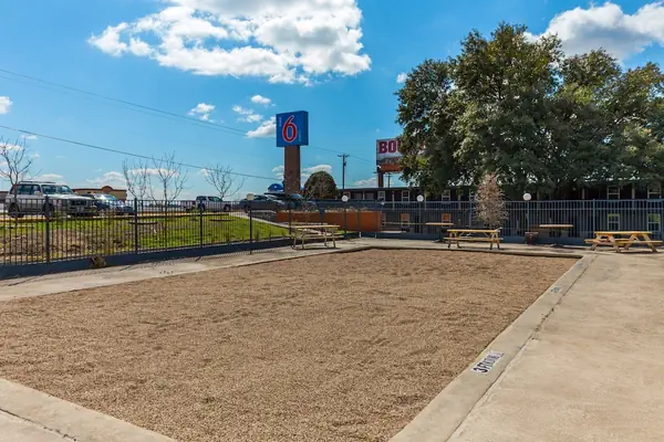 Photo 1 - Motel 6 Temple, TX