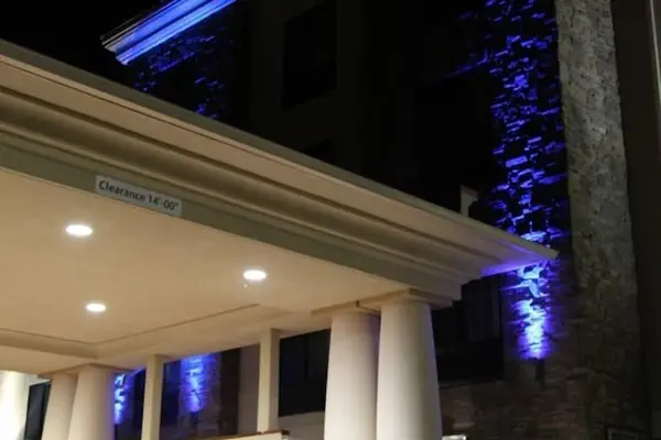 Photo 1 - Holiday Inn Express & Suites Huntsville Airport by IHG