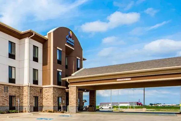Photo 1 - Comfort Inn & Suites Alva