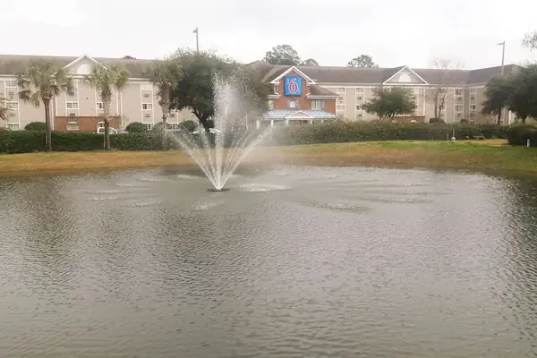 Photo 1 - Motel 6 Myrtle Beach, SC
