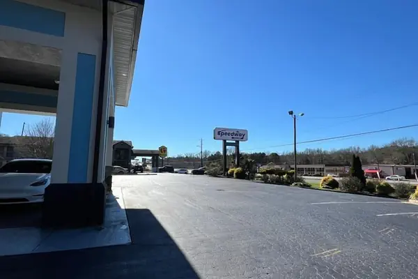 Photo 1 - Speedway Inn & Suites Griffin US 19