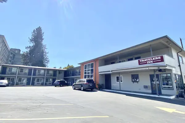 Photo 1 - Travelers Inn Eugene University