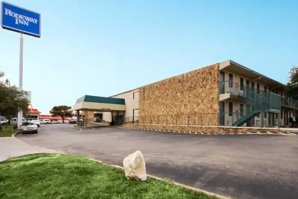 Photo 1 - Rodeway Inn New Braunfels - San Antonio Area