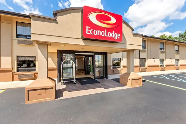 Photo 1 - Econo Lodge Woodbridge
