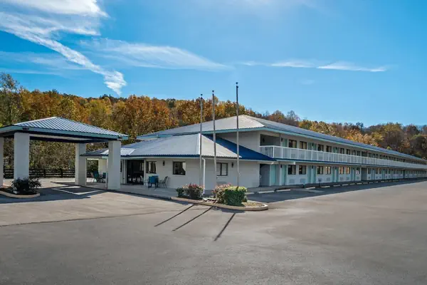 Photo 1 - Days Inn by Wyndham Renfro Valley Mount Vernon