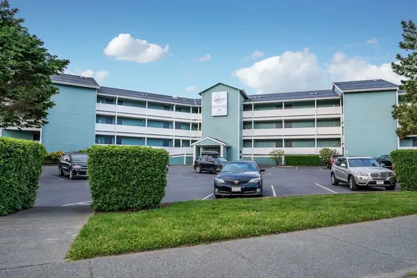 Photo 1 - Beachfront Inn