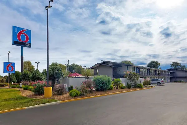 Photo 1 - Motel 6 Columbus, GA