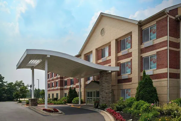 Photo 1 - Fairfield Inn & Suites by Marriott Detroit Farmington Hills